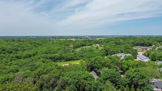 6421 N JAMESTOWN Road, Peoria, IL 61615