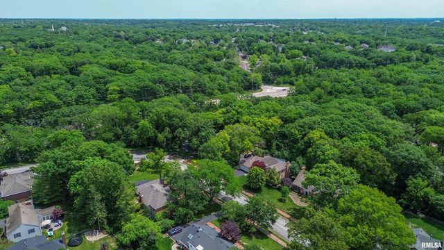 6421 N JAMESTOWN Road, Peoria, IL 61615
