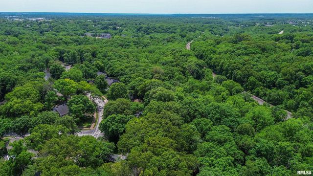 6421 N JAMESTOWN Road, Peoria, IL 61615
