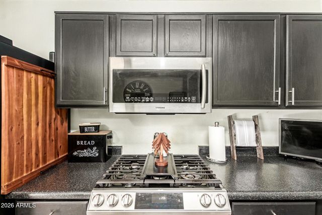 3032 W Red Fox Road, Phoenix, AZ 85083