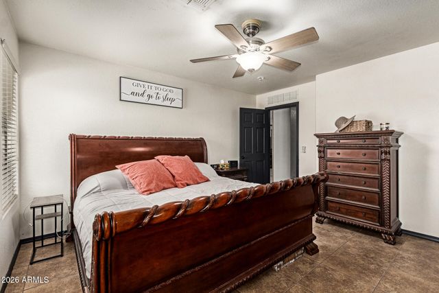 3032 W Red Fox Road, Phoenix, AZ 85083
