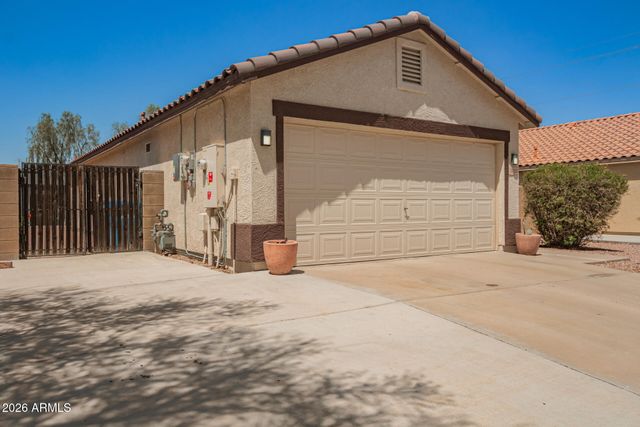 3032 W Red Fox Road, Phoenix, AZ 85083