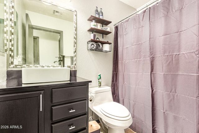 3032 W Red Fox Road, Phoenix, AZ 85083