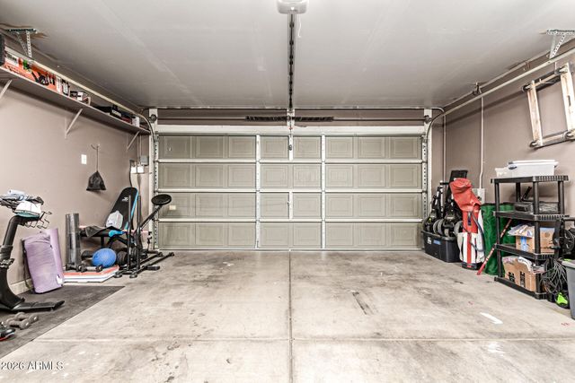 3032 W Red Fox Road, Phoenix, AZ 85083