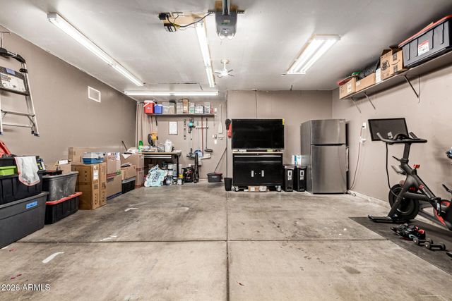 3032 W Red Fox Road, Phoenix, AZ 85083