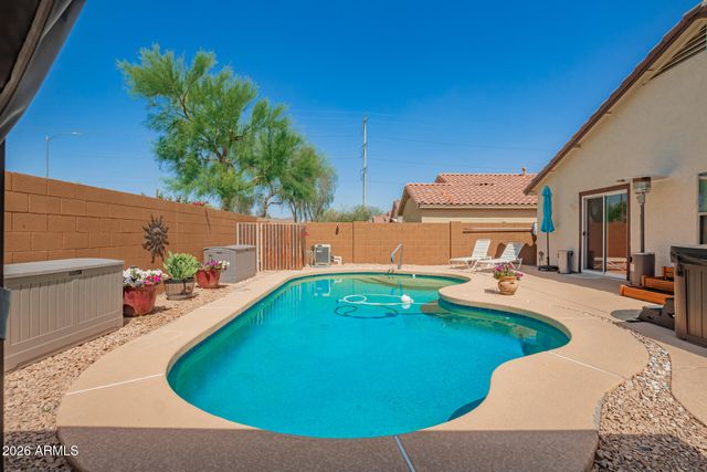 3032 W Red Fox Road, Phoenix, AZ 85083