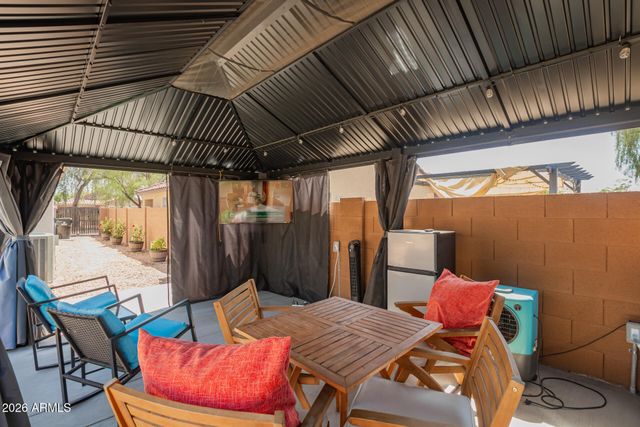 3032 W Red Fox Road, Phoenix, AZ 85083
