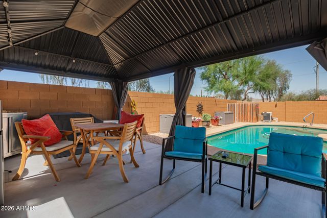 3032 W Red Fox Road, Phoenix, AZ 85083