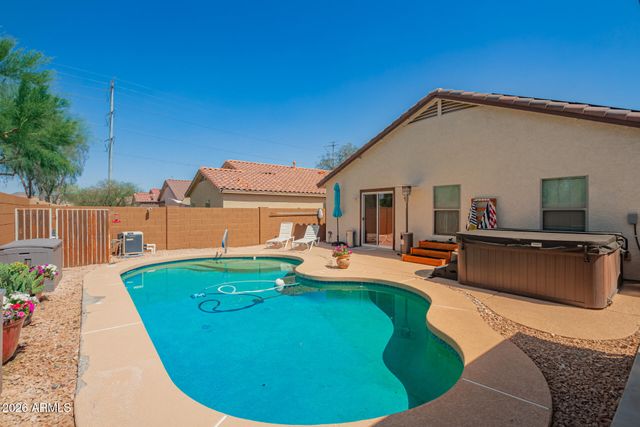 3032 W Red Fox Road, Phoenix, AZ 85083