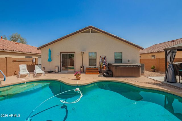 3032 W Red Fox Road, Phoenix, AZ 85083