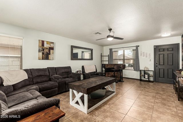 3032 W Red Fox Road, Phoenix, AZ 85083