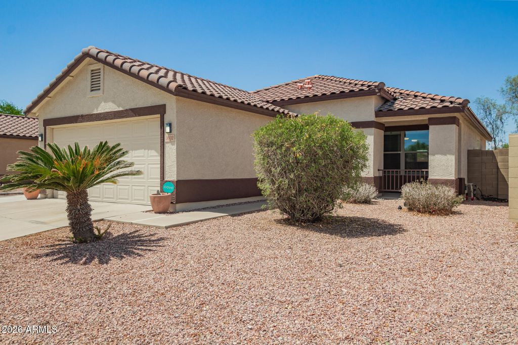3032 W Red Fox Road, Phoenix, AZ 85083