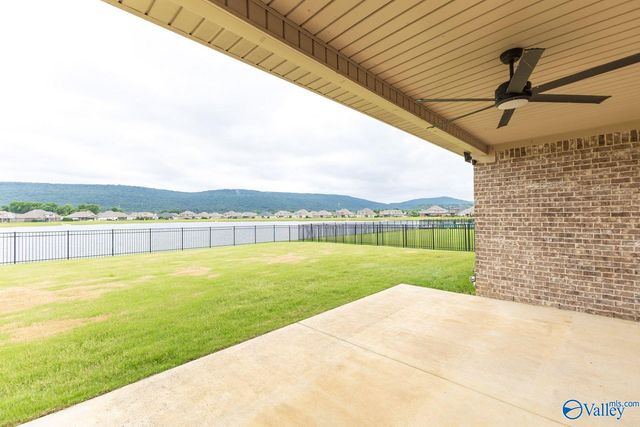 7519 Flint Crossing Circle, Owens Cross Roads, AL 35763