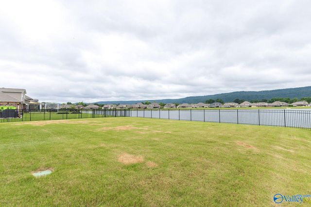 7519 Flint Crossing Circle, Owens Cross Roads, AL 35763