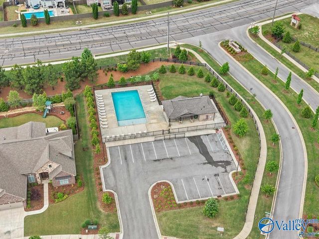 7519 Flint Crossing Circle, Owens Cross Roads, AL 35763