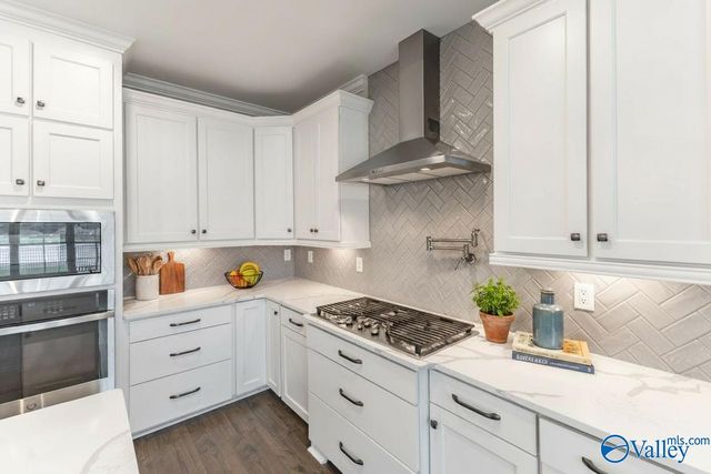 7519 Flint Crossing Circle, Owens Cross Roads, AL 35763