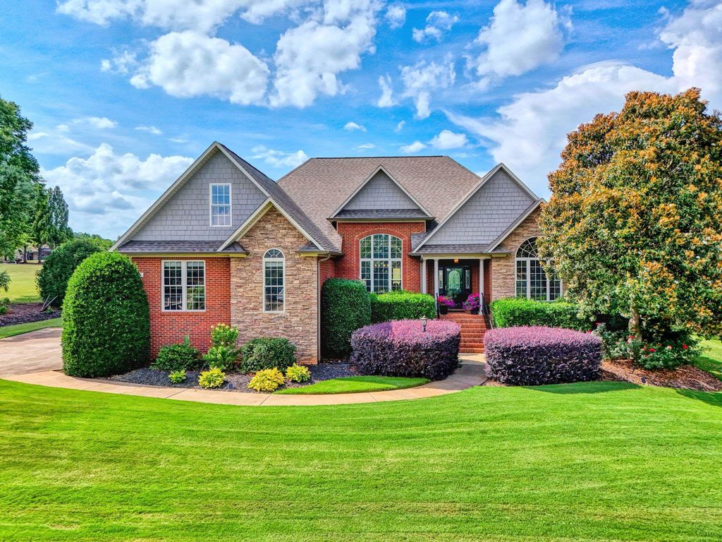 621 Parkland Avenue, Inman, SC 29349