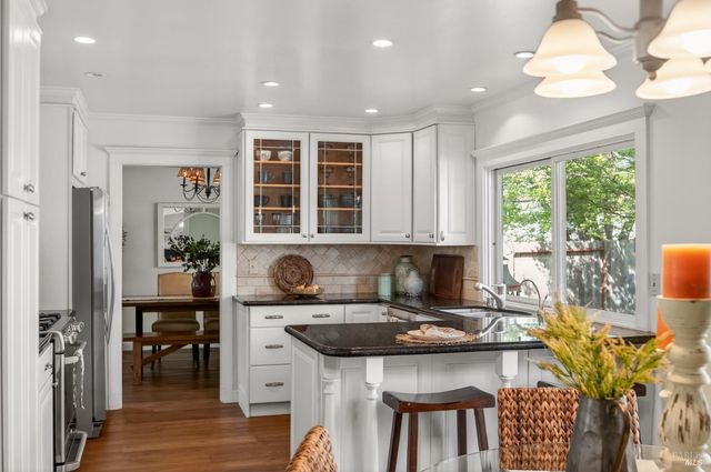 3932 Montrose St, Napa, CA 94558