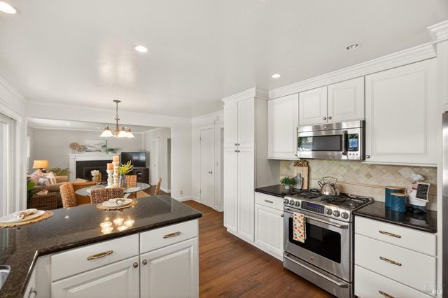 3932 Montrose St, Napa, CA 94558