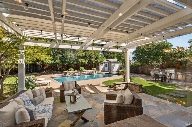 3932 Montrose St, Napa, CA 94558