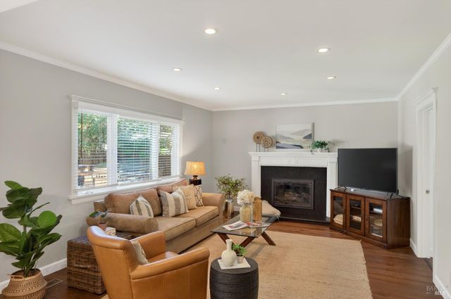 3932 Montrose St, Napa, CA 94558