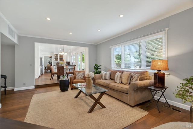 3932 Montrose St, Napa, CA 94558