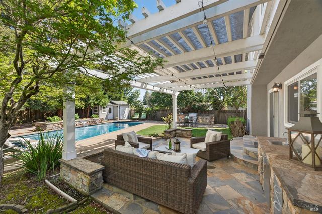 3932 Montrose St, Napa, CA 94558