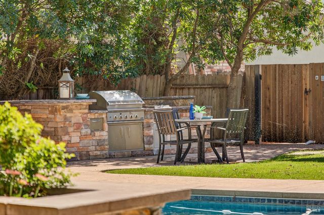 3932 Montrose St, Napa, CA 94558