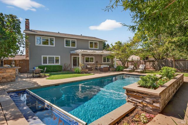 3932 Montrose St, Napa, CA 94558