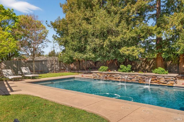 3932 Montrose St, Napa, CA 94558