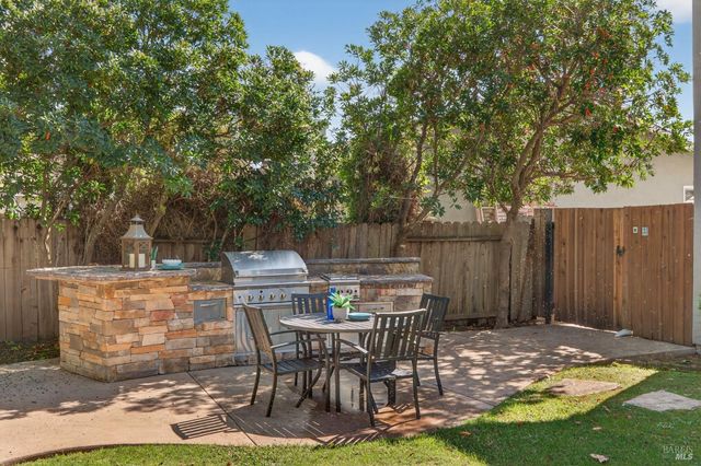 3932 Montrose St, Napa, CA 94558