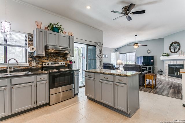 9503 Autumn Oaks, San Antonio, TX 78254