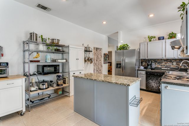 9503 Autumn Oaks, San Antonio, TX 78254