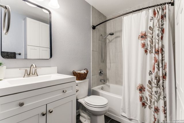 9503 Autumn Oaks, San Antonio, TX 78254