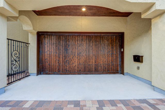 1809 W 24th Street, Houston, TX 77008