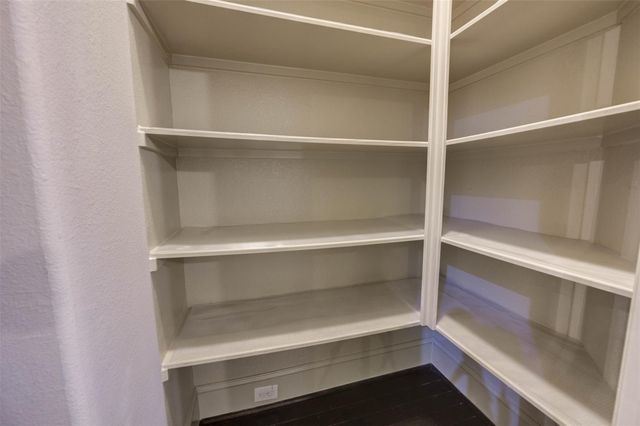 1809 W 24th Street, Houston, TX 77008