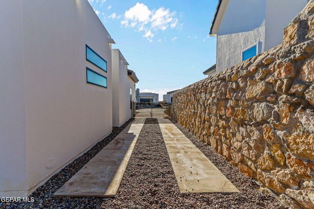 1760 Showdown Court, El Paso, TX 79911