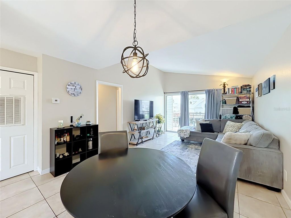 Image 12 of property listing at 2504 WOODGATE BOULEVARD 203, Orlando, FL 32822