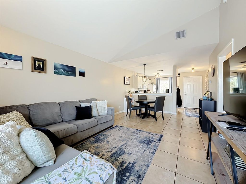 Image 15 of property listing at 2504 WOODGATE BOULEVARD 203, Orlando, FL 32822