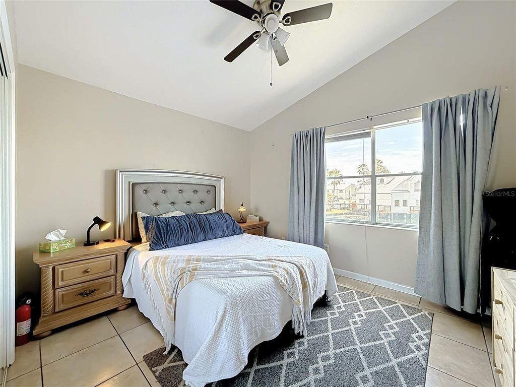 Image 17 of property listing at 2504 WOODGATE BOULEVARD 203, Orlando, FL 32822
