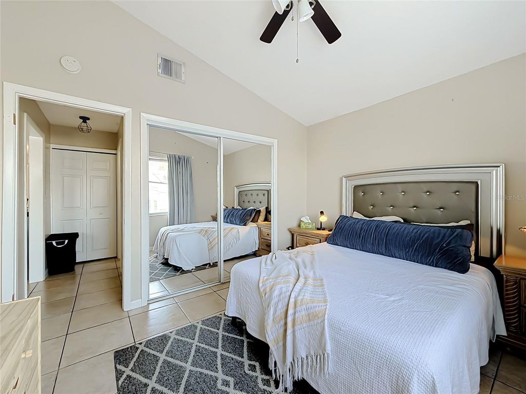 Image 18 of property listing at 2504 WOODGATE BOULEVARD 203, Orlando, FL 32822