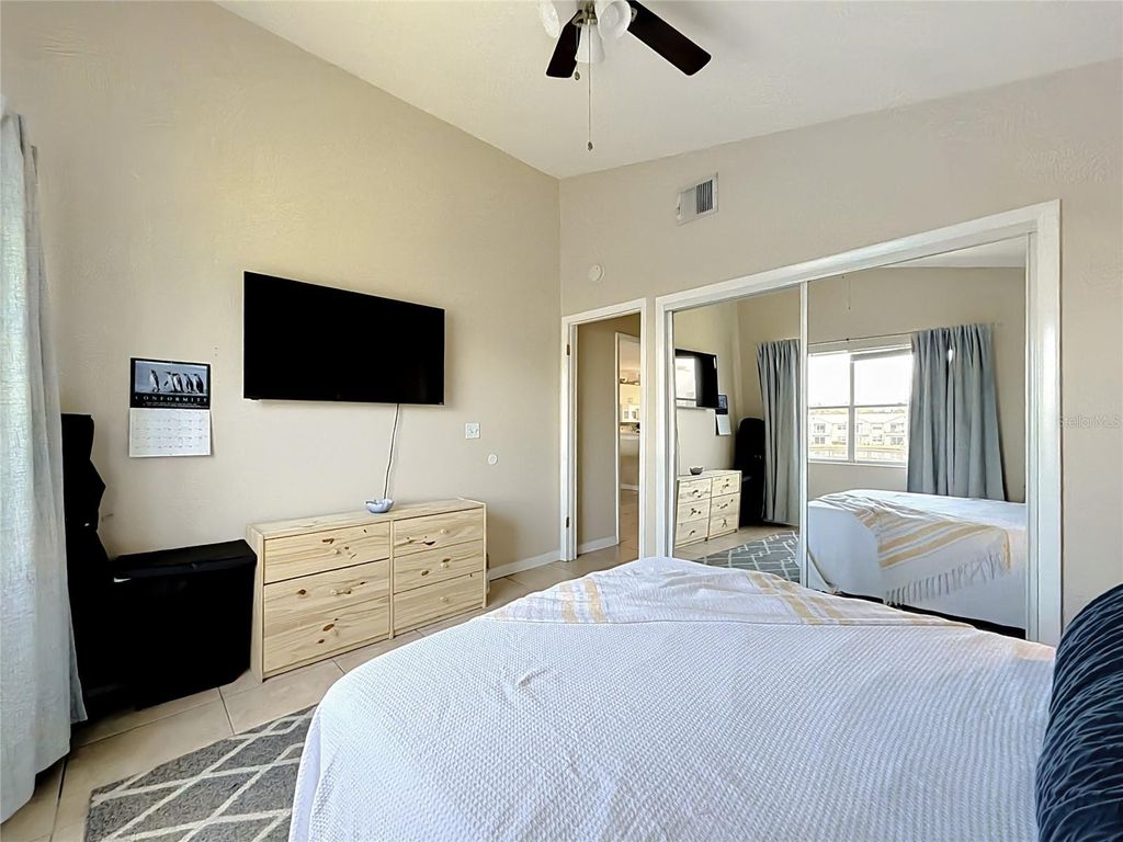 Image 19 of property listing at 2504 WOODGATE BOULEVARD 203, Orlando, FL 32822