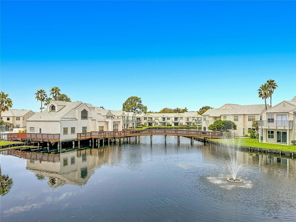 Image 23 of property listing at 2504 WOODGATE BOULEVARD 203, Orlando, FL 32822
