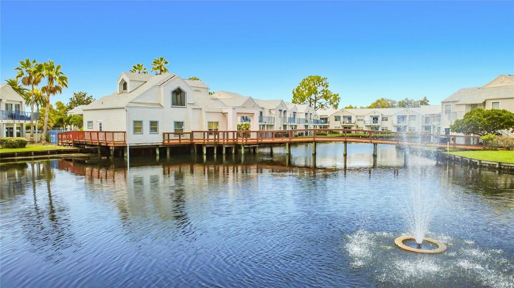 Image 27 of property listing at 2504 WOODGATE BOULEVARD 203, Orlando, FL 32822