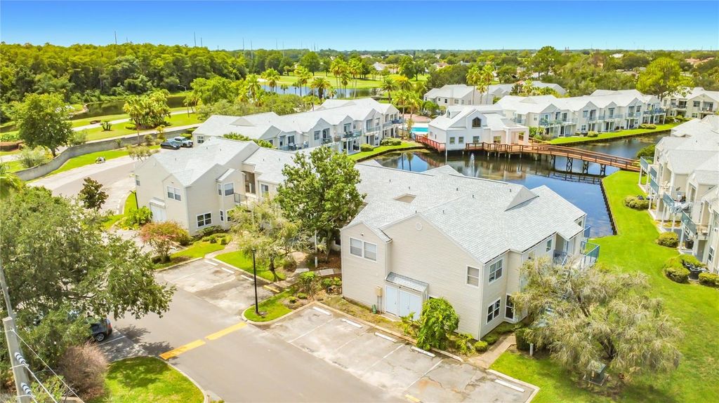 Image 33 of property listing at 2504 WOODGATE BOULEVARD 203, Orlando, FL 32822