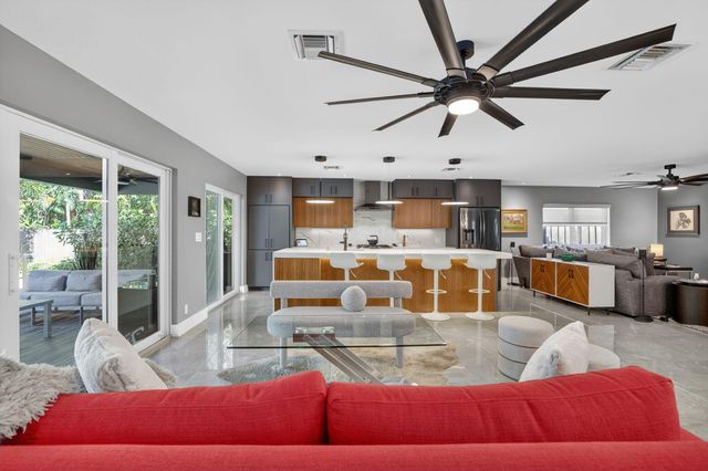 1721 NE 37th Street, Oakland Park, FL 33334