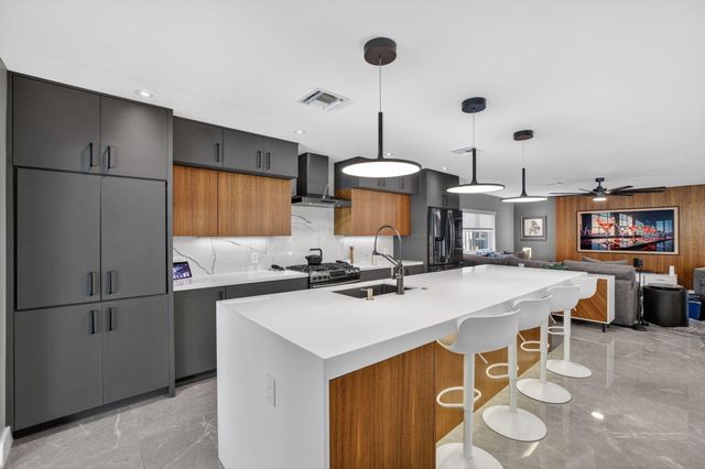 1721 NE 37th Street, Oakland Park, FL 33334