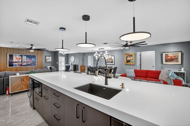 1721 NE 37th Street, Oakland Park, FL 33334