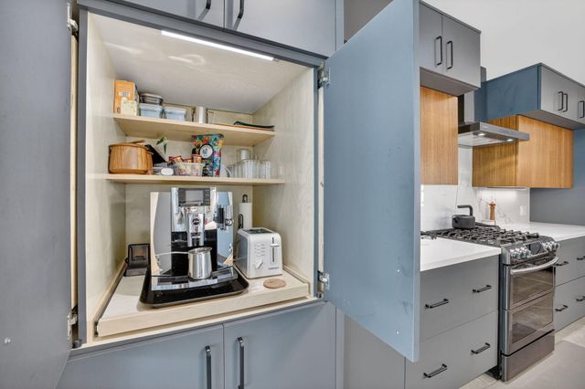 1721 NE 37th Street, Oakland Park, FL 33334