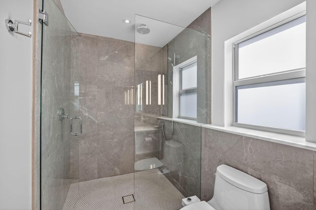 1721 NE 37th Street, Oakland Park, FL 33334